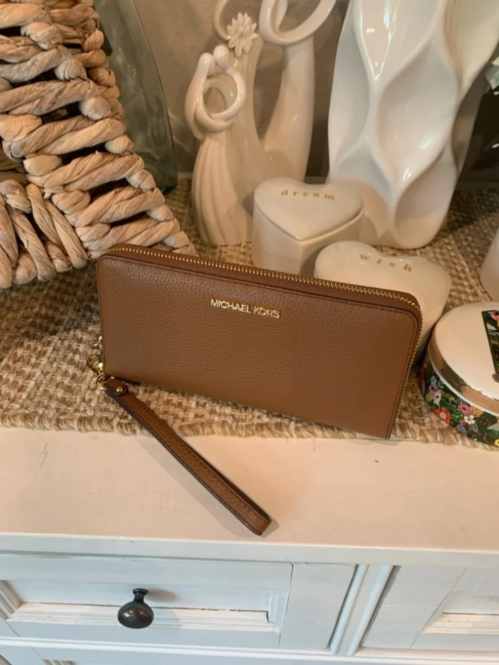 NWT Michael Kors Tan Pebbled Leather Zip Wristlet Wallet - Picture 4 of 11